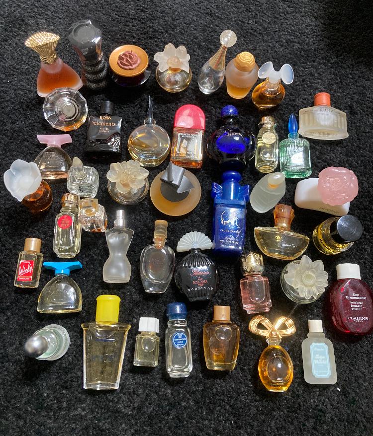 Parfum miniaturen, Ophalen of Verzenden, Zo goed als nieuw, Miniatuur