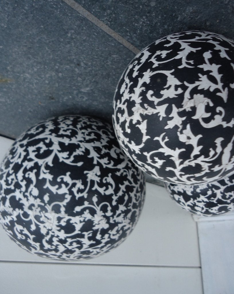 Decoratie set van drie sierbollen - Stenen bol ornamenten, Brocante, Meerkleurig, Ophalen of Verzenden, Zo goed als nieuw