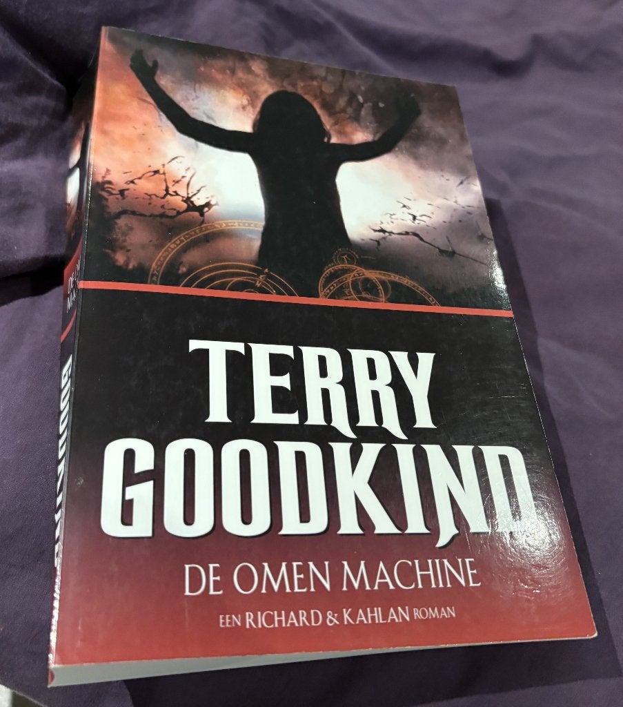 Terry Goodkind, De Omen Machine, Ophalen of Verzenden, Gelezen, Terry Goodkind