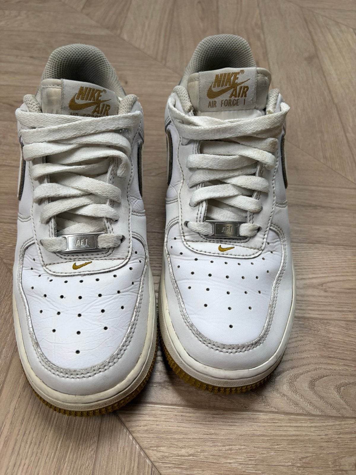 Nike Air Force 1 ’07 White Bronzine maat 39, Kleding | Heren, Schoenen, Wit, Ophalen of Verzenden, Sneakers of Gympen, Zo goed als nieuw