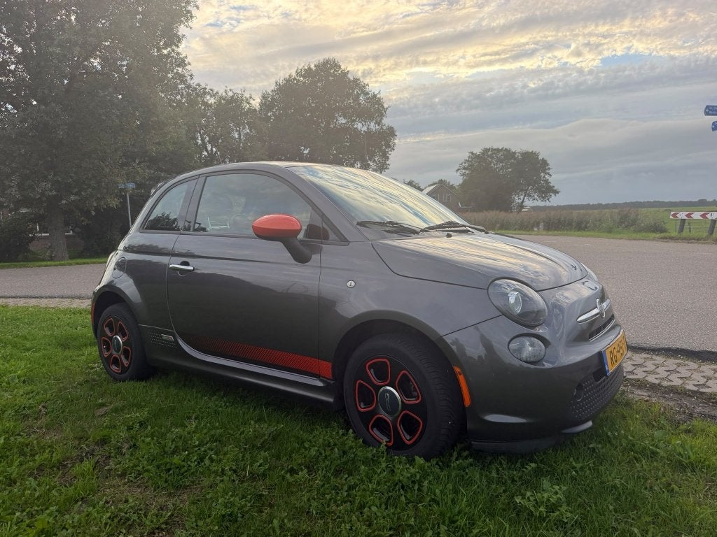 Fiat 500e | PANO | LEDER | STOELVERW. | CRUISE | AIRCO, 4 stoelen, Leder, Particulier, Cruise Control