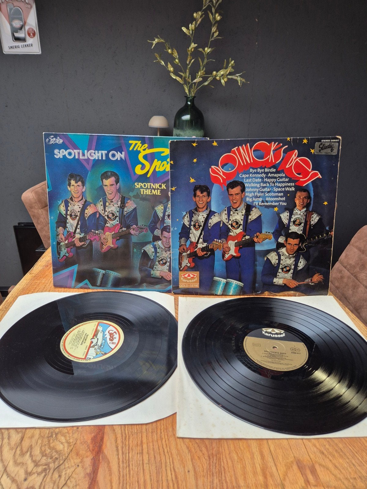 The Spotnicks - Spotlight on The Spotnicks & Spotnicks, Cd's en Dvd's, Vinyl | Pop, LP, Gebruikt, Pop, Originele persing