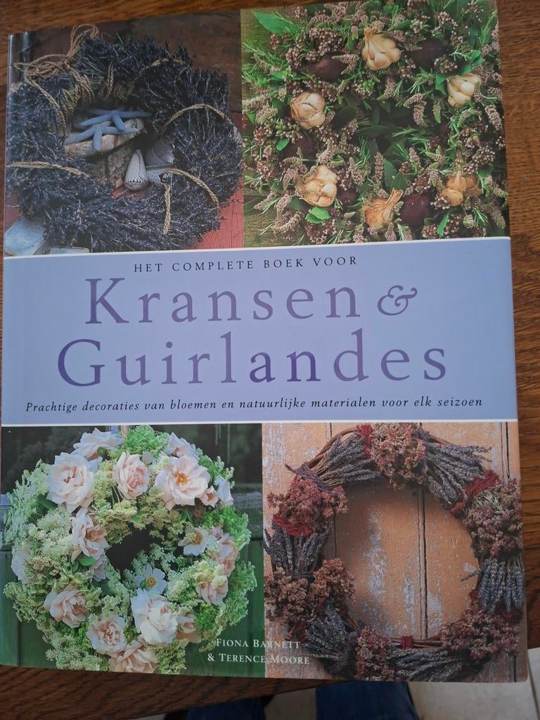 Mooi boek hobby kransen en guirlandes, Ophalen of Verzenden, Nieuw