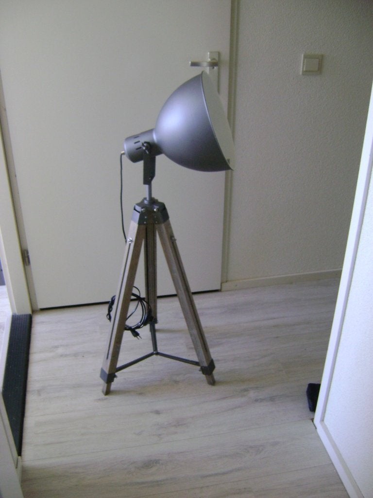 Industriele driepoot lamp, Ophalen, E27 (groot), Zo goed als nieuw, Hout