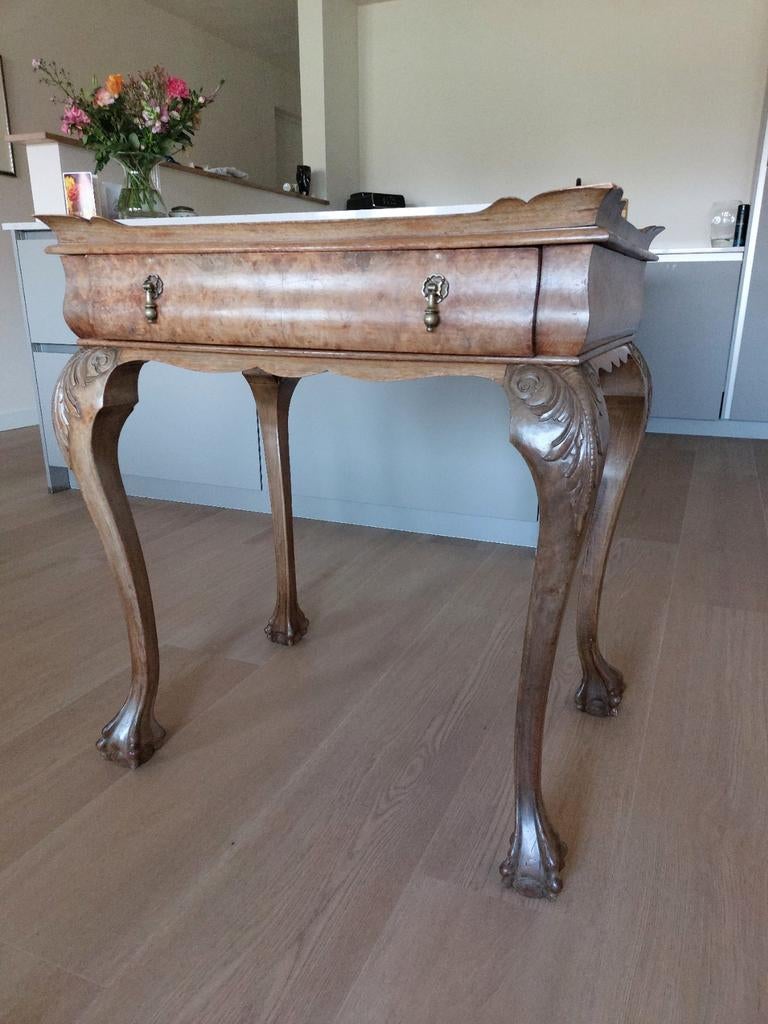 Theetafel wortelnoten houten, b 70, d 50, h 80 cm, Huis en Inrichting, Tafels | Sidetables, Ophalen of Verzenden, 25 tot 50 cm