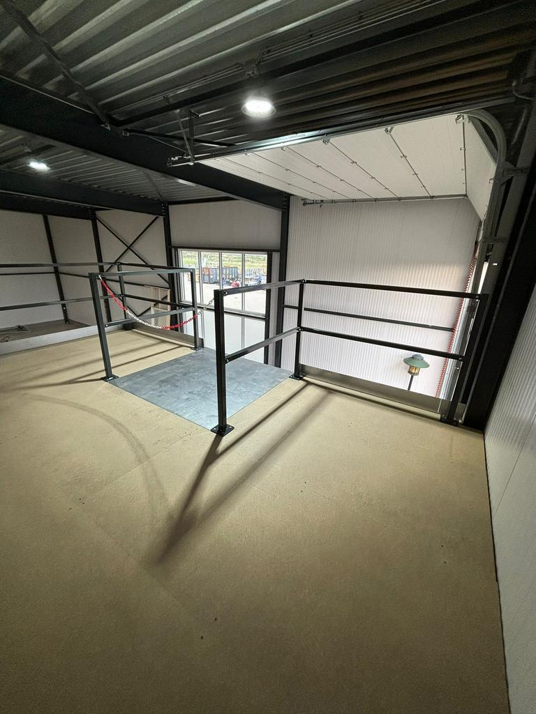 Nieuwe Entresolvloer 5x15 75m2, Ophalen