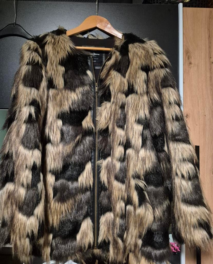 Pepe Jeans Fake fur Bontjas - Maat L, Zwart, Maat 42/44 (L), Ophalen of Verzenden, Zo goed als nieuw