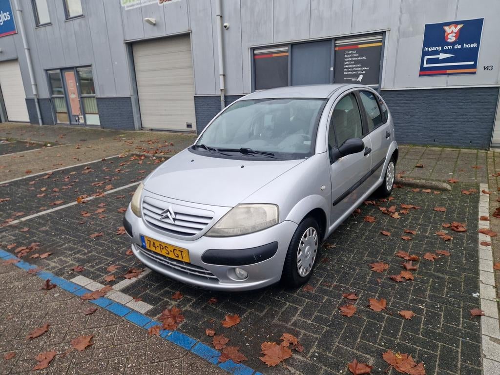 Citroën C3 1.4 I 2004 Grijs, Auto's, Citroën, Voorwielaandrijving, Origineel Nederlands, Handgeschakeld, 1174 kg