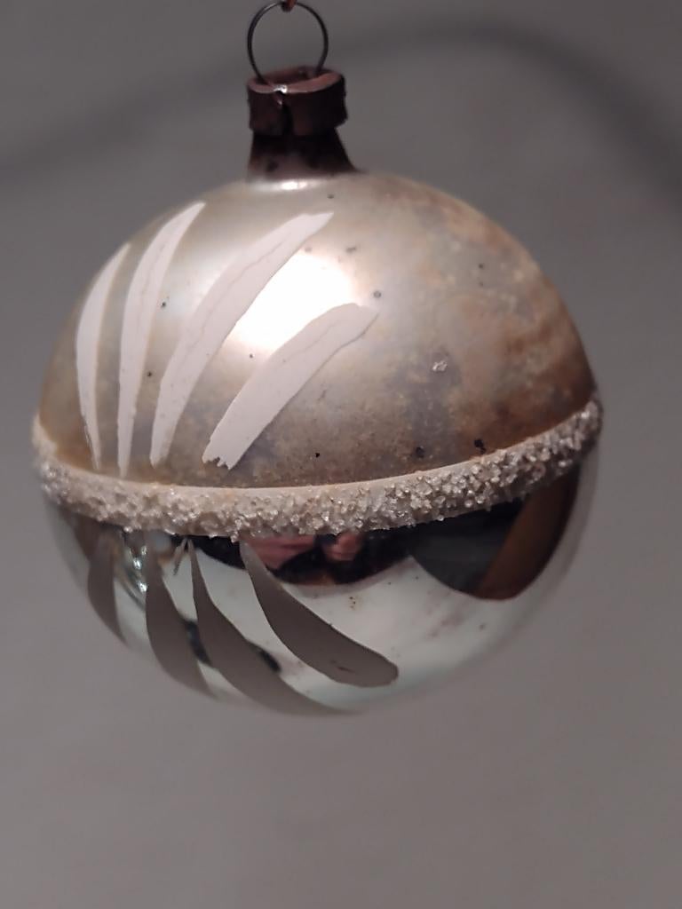 oude kerstbal zilverkleur doorsnee 5 cm, Diversen, Kerst, Ophalen, Gebruikt
