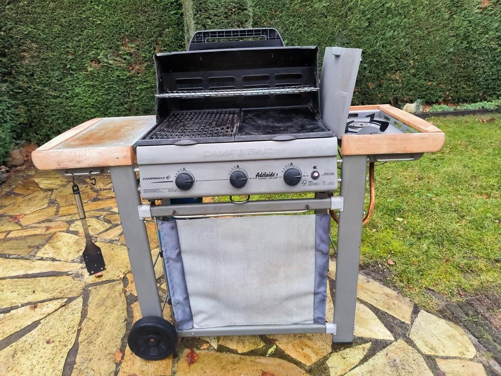 Campingaz Adelaide 3 gasbarbecue met gasfles en hoes, Tuin en Terras, Gasbarbecues, Ophalen, Gebruikt, Campingaz