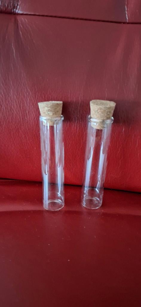 2 Kleine flesje (tubs), Hobby en Vrije tijd, Knutselen, Ophalen, Gebruikt