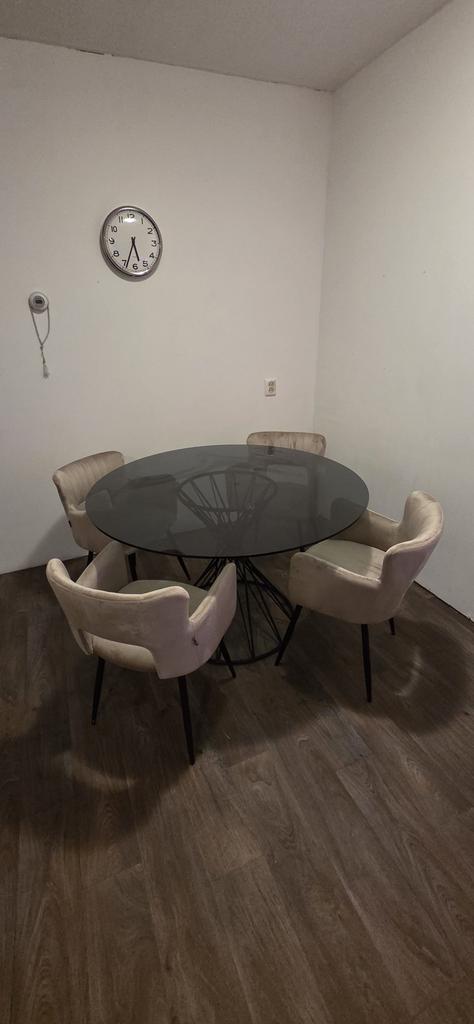 Ronde eetkamertafel, glas, Rotterdam
