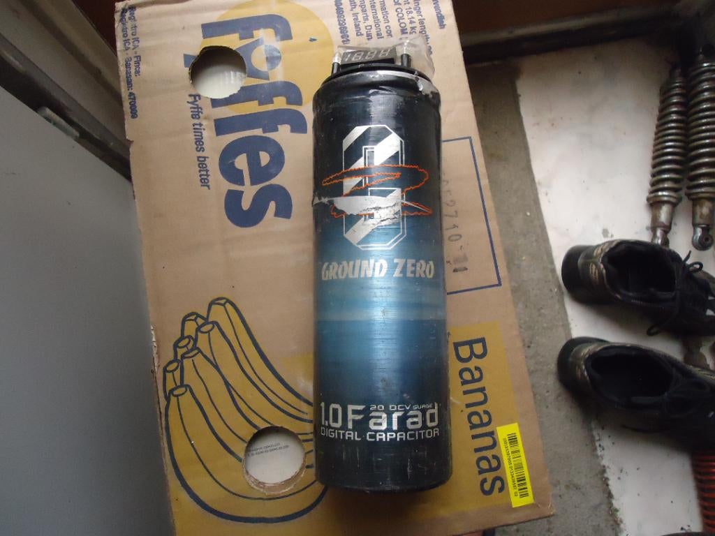 TE KOOP CONDENSATOR GROUND ZERO 1.0 FARAD, Auto diversen, Ophalen, Gebruikt