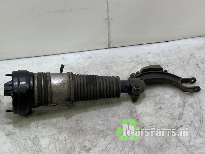 Schokdemperpoot links-voor van een Audi A6