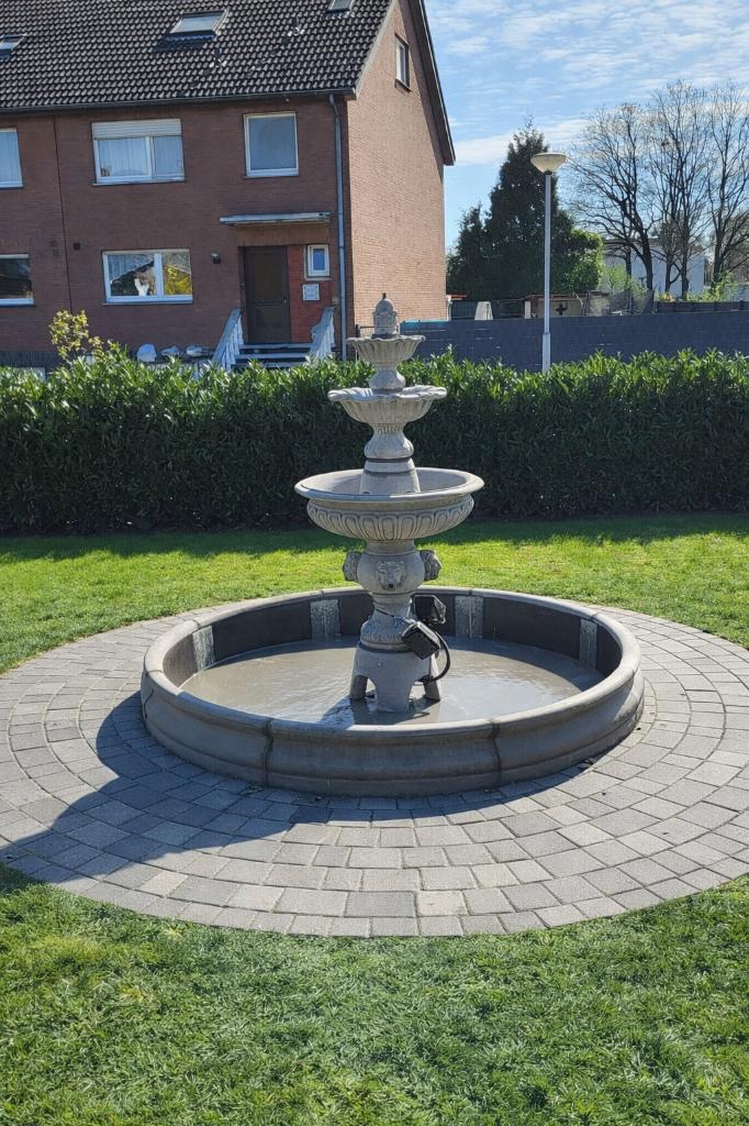 Grote renaissance fontein met rand, Tuin en Terras, Waterpartijen en Fonteinen, Ophalen, Nieuw, Beton, Fontein
