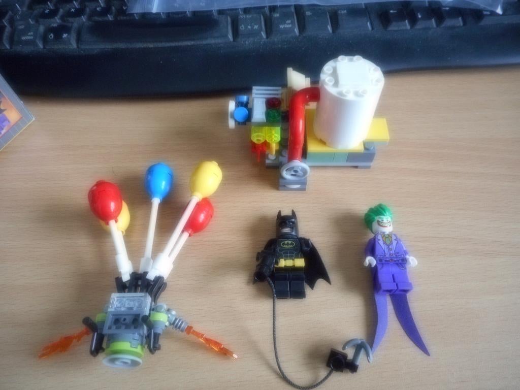 LEGO Batman 70900 The Joker Balloon Escape, Ophalen of Verzenden, Zo goed als nieuw, Complete set, Lego