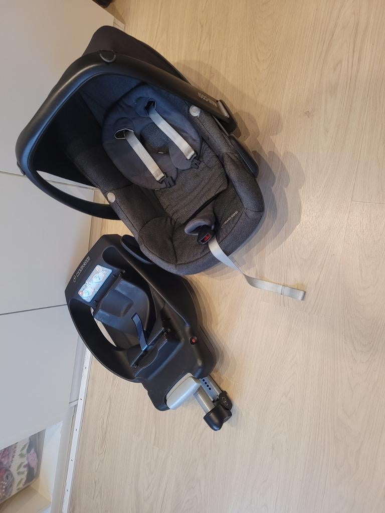 Maxi Cosi + Iso fix (Base) uniek, kan ook  in alleen gordel, Ophalen