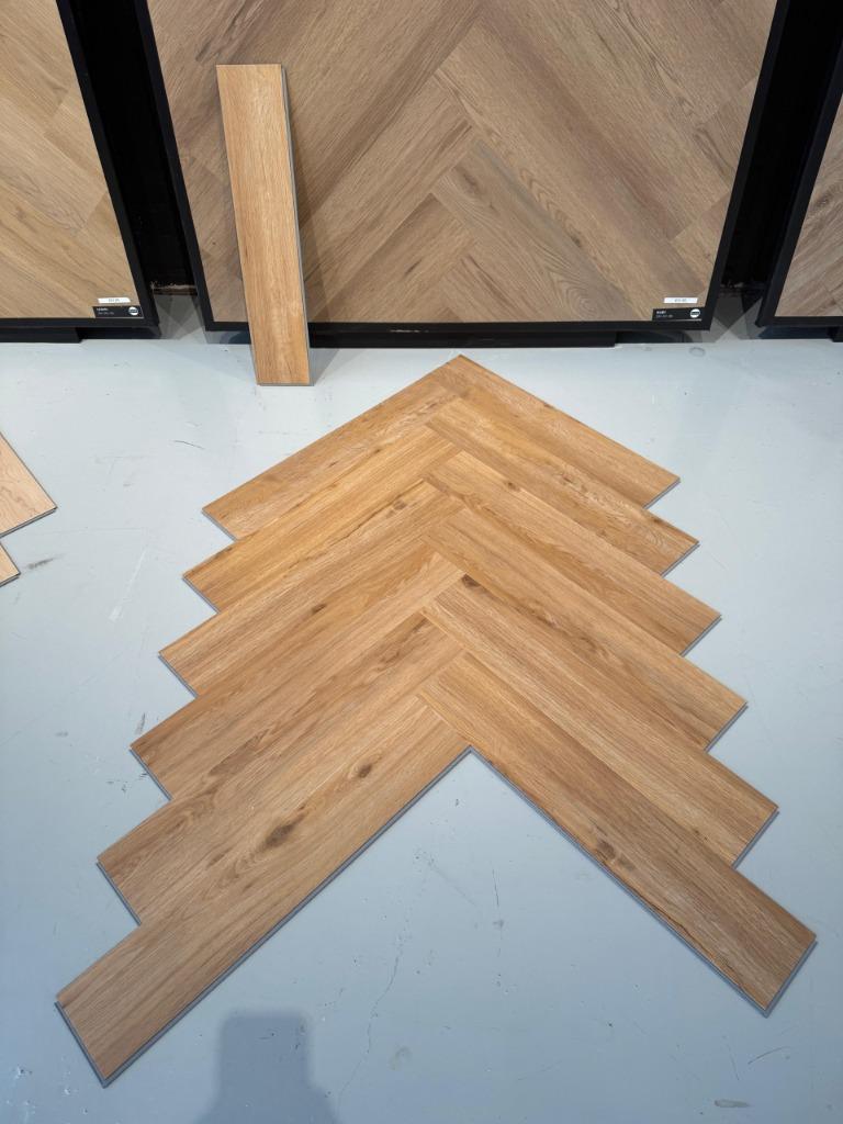 Direct ophalen | PVC laminaat klik visgraat pallets |Utrecht, 50 tot 150 cm, 4131 NH, Nieuw, Info@ivloer.nl