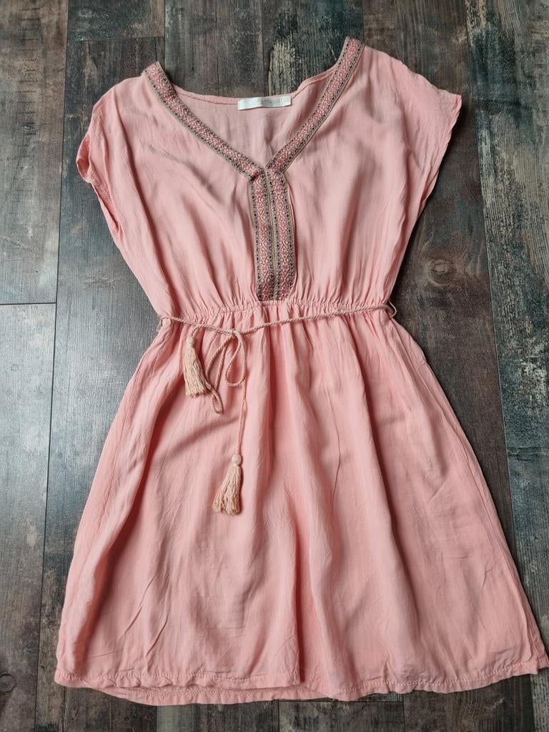Nieuw jurkje Grace & Mila maat M, Kleding | Dames, Jurken, Maat 38/40 (M), Nieuw, Ophalen of Verzenden, Boven de knie
