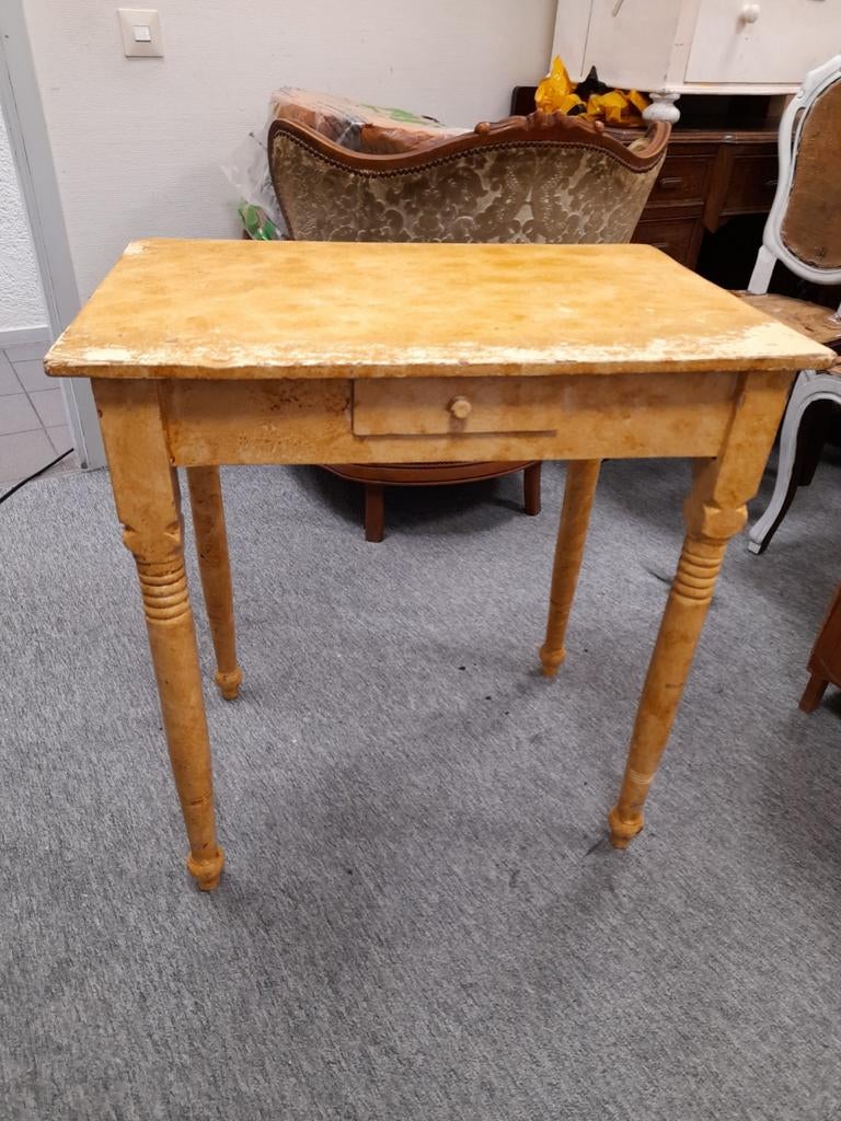 Brocante oud tafeltje, Antiek en Kunst, Antiek | Meubels | Tafels, Ophalen of Verzenden