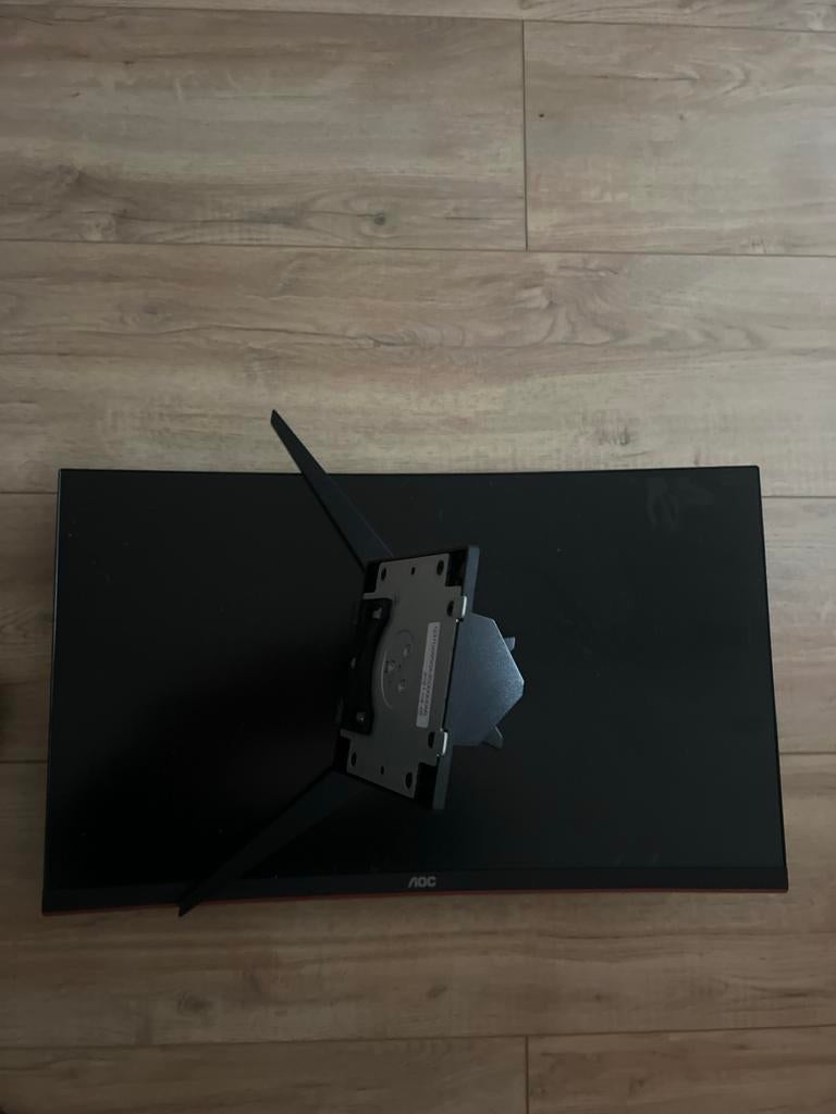 AOC Gaming Monitor - barst scherm, Computers en Software, Monitoren, Gaming, HDMI, Hoofdtelefoonaansluiting, 101 t/m 150 Hz