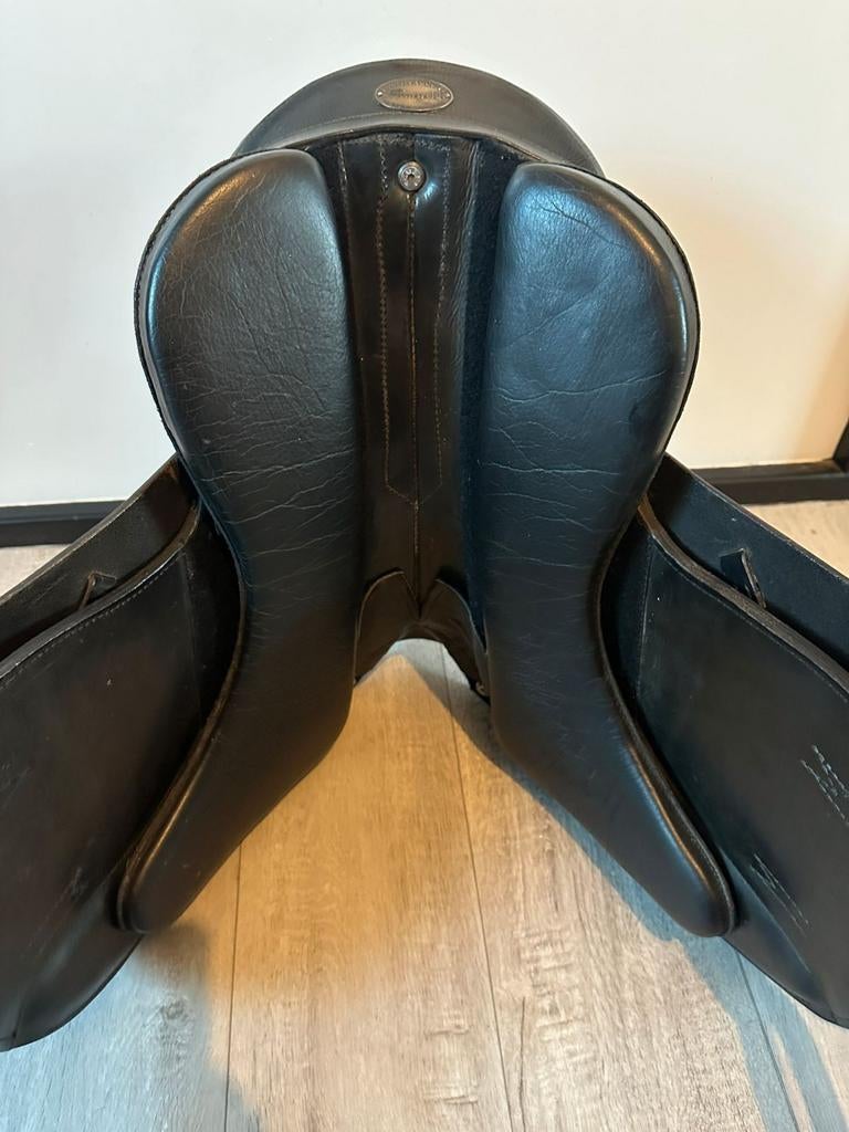 Startrekk boomloos dressuurzadel 17,5 inch en Edix pad, Dieren en Toebehoren, Paarden en Pony's | Zadels, Ophalen of Verzenden
