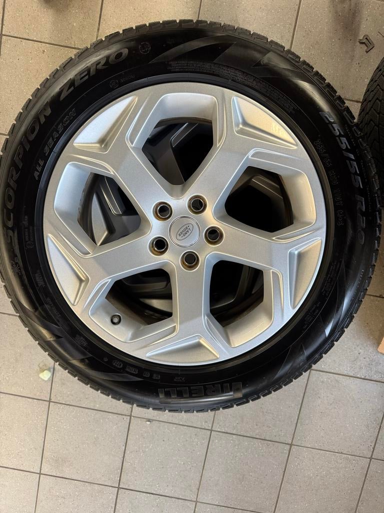 Range Rover Velgen 20 inch zgan banden all season, Auto-onderdelen, Banden en Velgen, Gebruikt, 255 mm, Banden en Velgen, Ophalen of Verzenden
