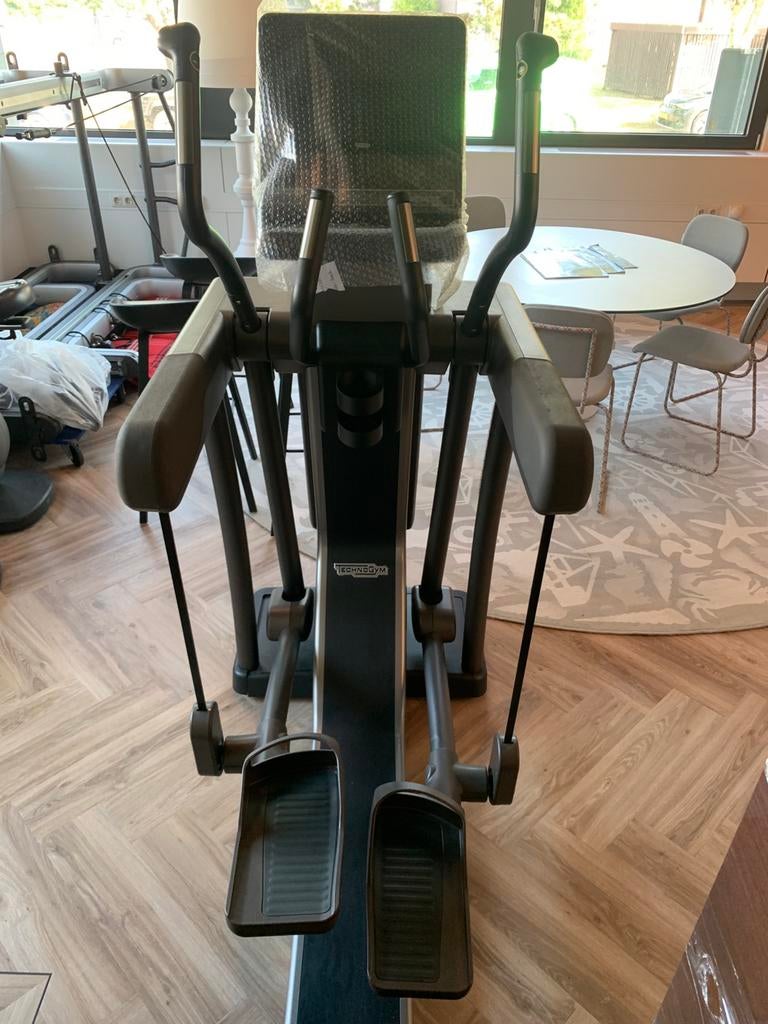 Step Technogym (Artis Vario), Sport en Fitness, Ophalen, Zo goed als nieuw, Metaal, Stepapparaat