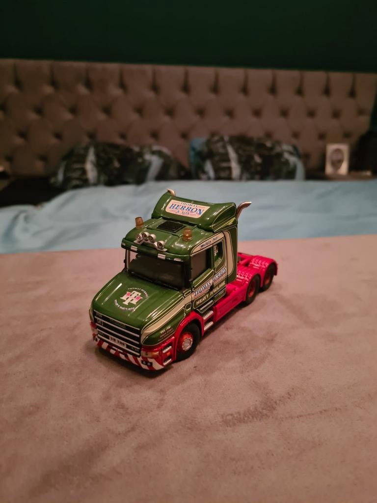 dikke torpedo, Hobby en Vrije tijd, Modelauto's | Overige schalen, Zo goed als nieuw, Bus of Vrachtwagen, Ophalen of Verzenden