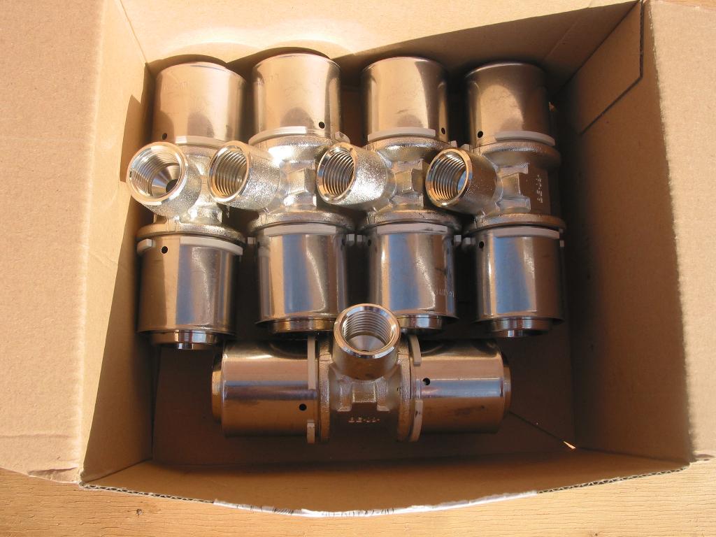 5x Uponor MLC pers T-Stuk 40x1/2"x40, Ophalen, Nieuw