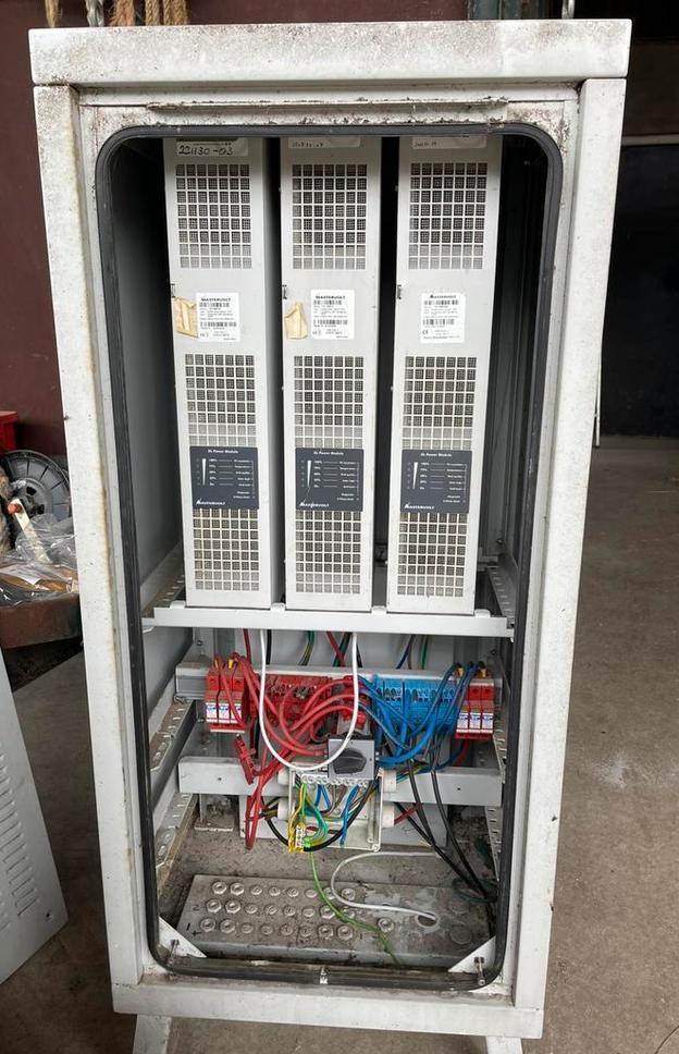 Mastervolt omvormers 5000 Wp en Solar-log 500, Doe-het-zelf en Verbouw, Ophalen, Gebruikt