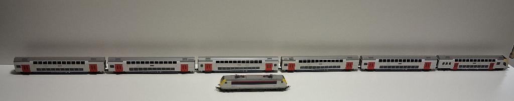 7 piece's Piko SNCB: 58814, 97943,  58812 x 3, Gelijkstroom, Analoog, Nieuw, Wagon