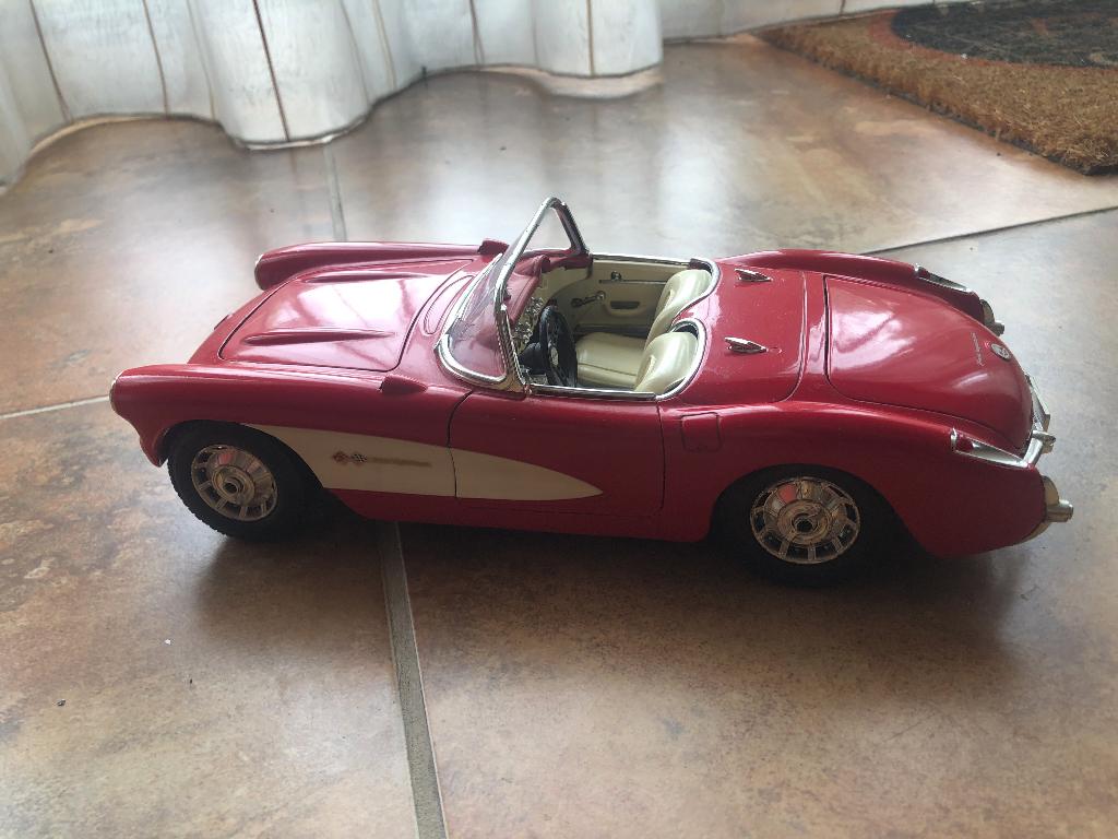 Chevrolet Corvette Rood 1957 Modelauto - Schaalmodel 1:18, Ophalen, Zo goed als nieuw, Auto, Overige merken