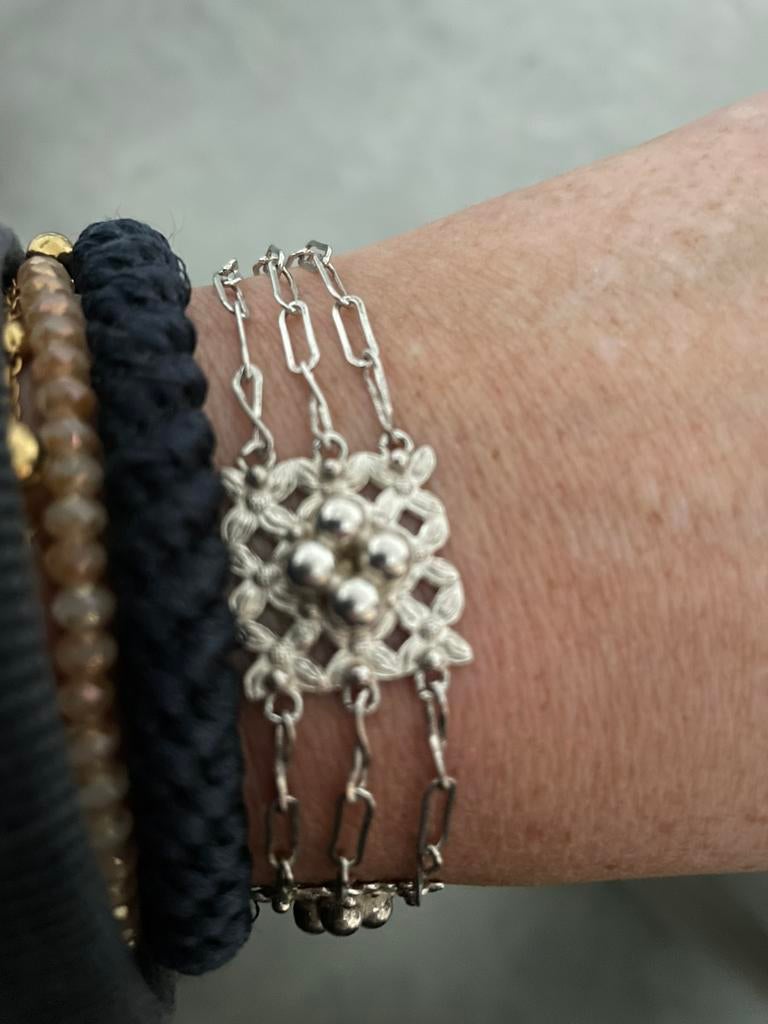 Zeeuwse zilveren paneel armband  knop filligrain 900 zilver, Ophalen of Verzenden, Zilver, Armband