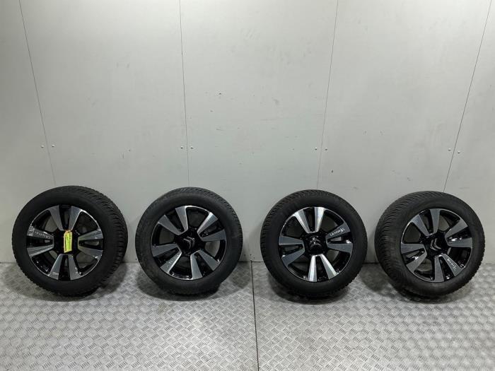 Velgen set + winterbanden van een Citroen C3 (C3 16-), 12 maanden garantie, Gebruikt, -, -
