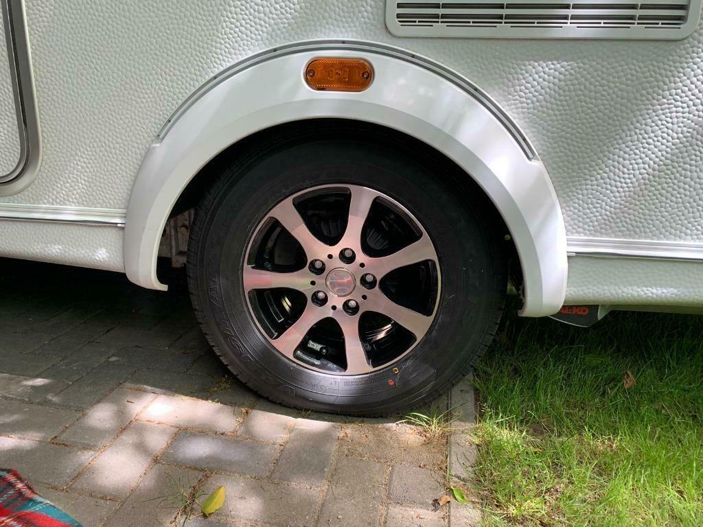 DIV Nieuwe caravan en aanhanger banden, velgen/sport velgen