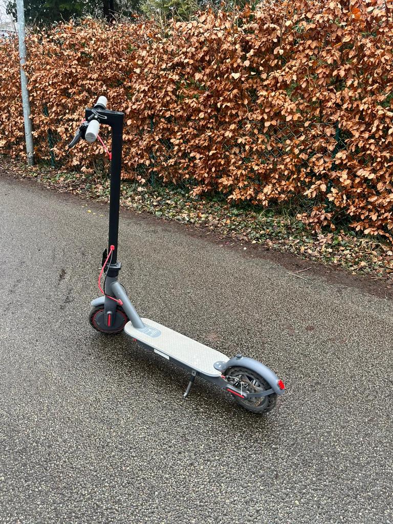 AovoPro M365 Elektrische Step – Goede staat – Sterke accu, Fietsen en Brommers, Steps, Ophalen, Zo goed als nieuw, Elektrische step (E-scooter)