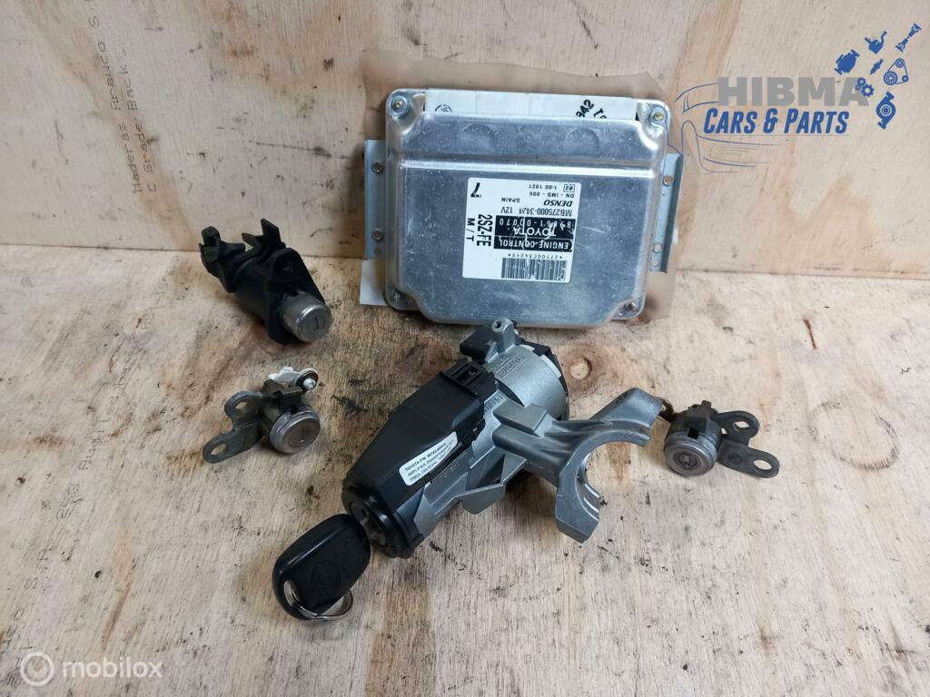 Toyota Yaris I 1.3 16v Slotenset + ECU MB275000-3424 99-05, Ophalen of Verzenden, Gebruikt