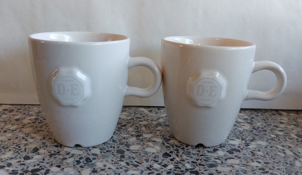 2 Douwe Egberts bekers kopjes mokken Mosa, Overige merken, Zo goed als nieuw, Overige stijlen, Aardewerk