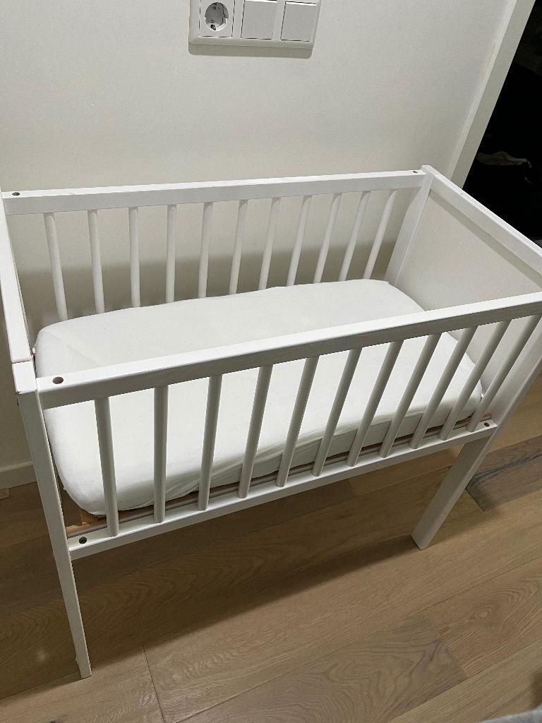 Babybedje incl matras en hoezen, Kinderen en Baby's, Babywiegjes en Ledikanten, Ophalen, Gebruikt, Wieg