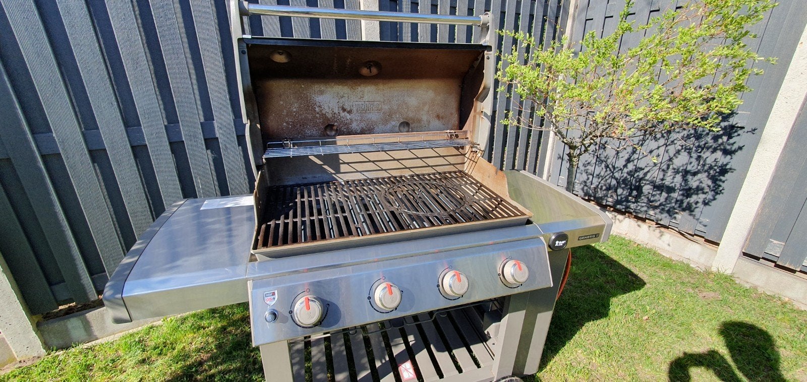 Foto 4 van Prachtige Weber Genesis II E-410 GBS Gasbarbecue (4 branders