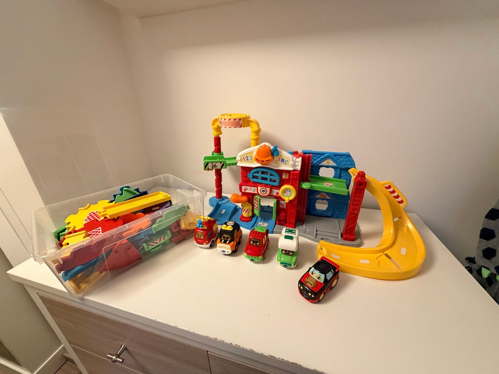 VTech Toet Toet Auto's Garage met 5 auto's en extra's, Ophalen of Verzenden, Gebruikt, Auto, Met licht