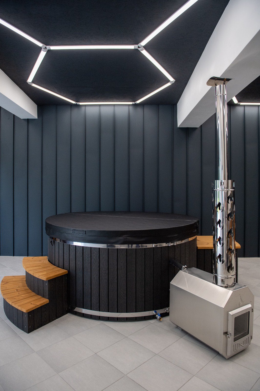 COMPLETE DEAL mega luxe hottub extreme luxe hout gestookt, Tuin en Terras, Ophalen of Verzenden, Nieuw, Trap