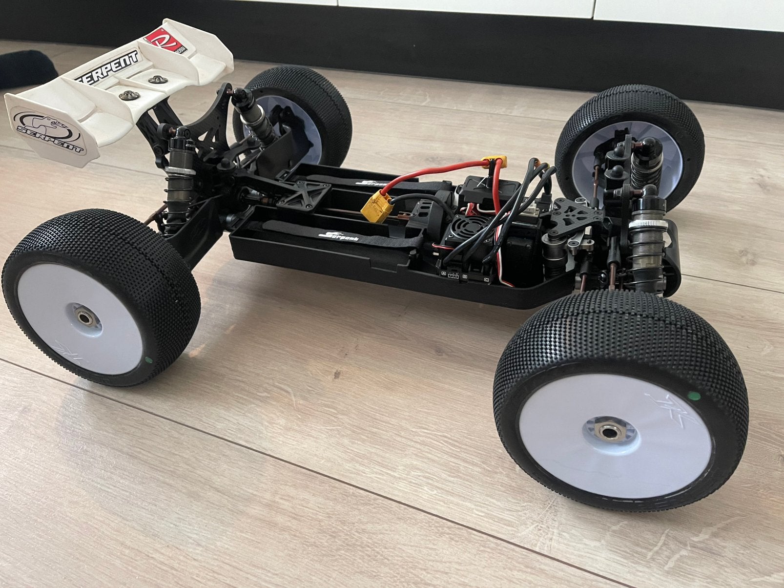 GEZOCHT! Serpent Cobra 811 TE Truggy Pro/Kit/RTR, Auto offroad, Zo goed als nieuw, Schaal 1:8, Ophalen