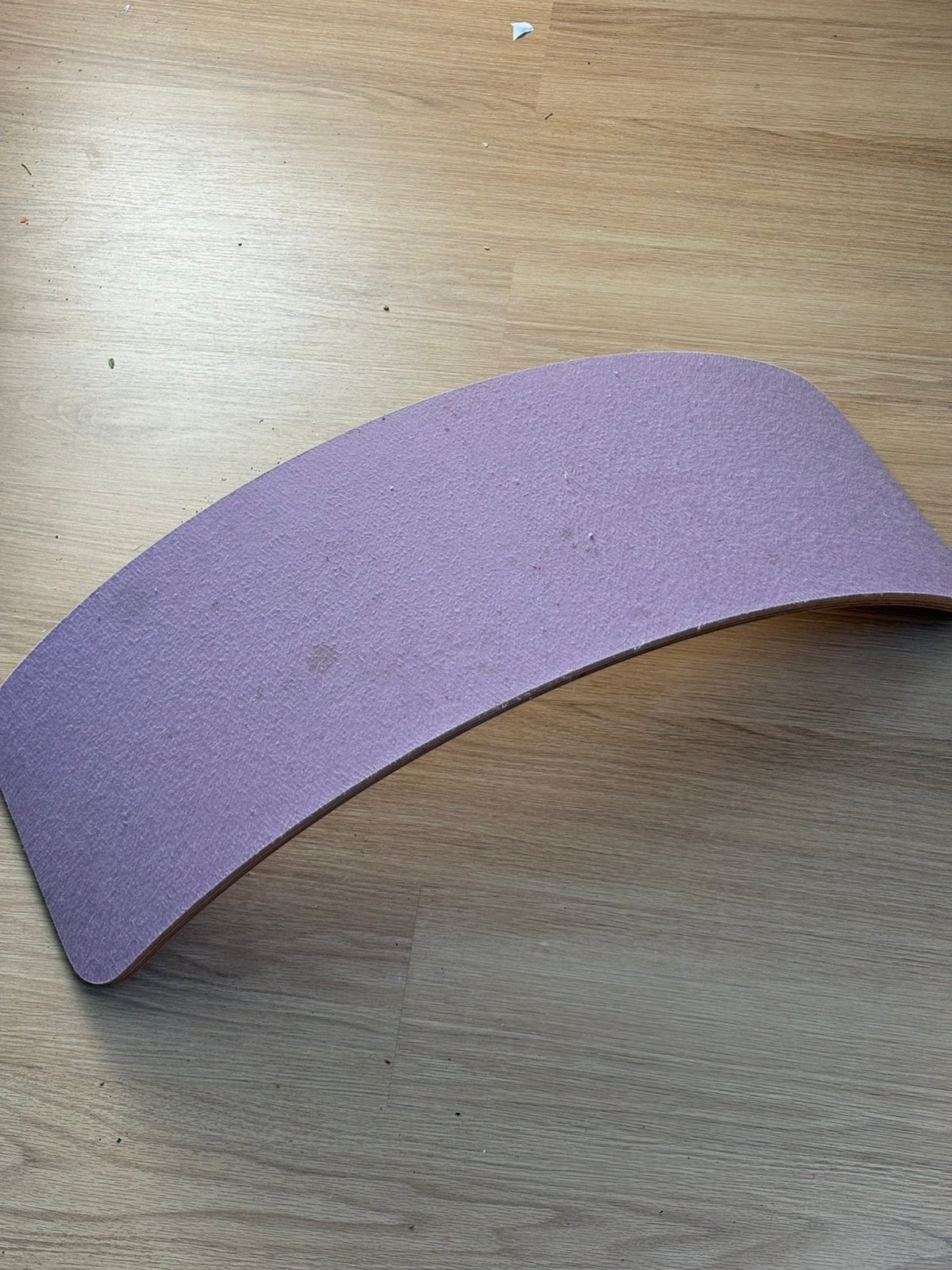 Foto 4 van Wobbel board met roze vilt speelgoed hout balans kinderen
