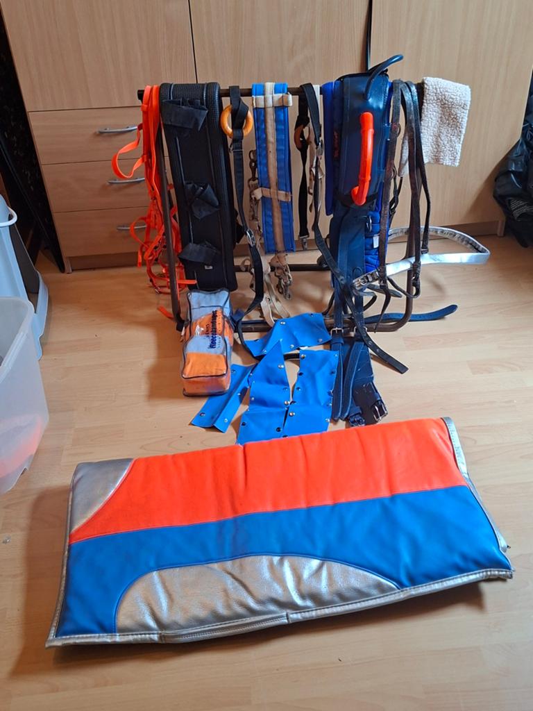 Te koop compleet voltige set voor de opvallende, Dieren en Toebehoren, Paarden en Pony's | Hoofdstellen en Tuigage, Gebruikt, Ophalen