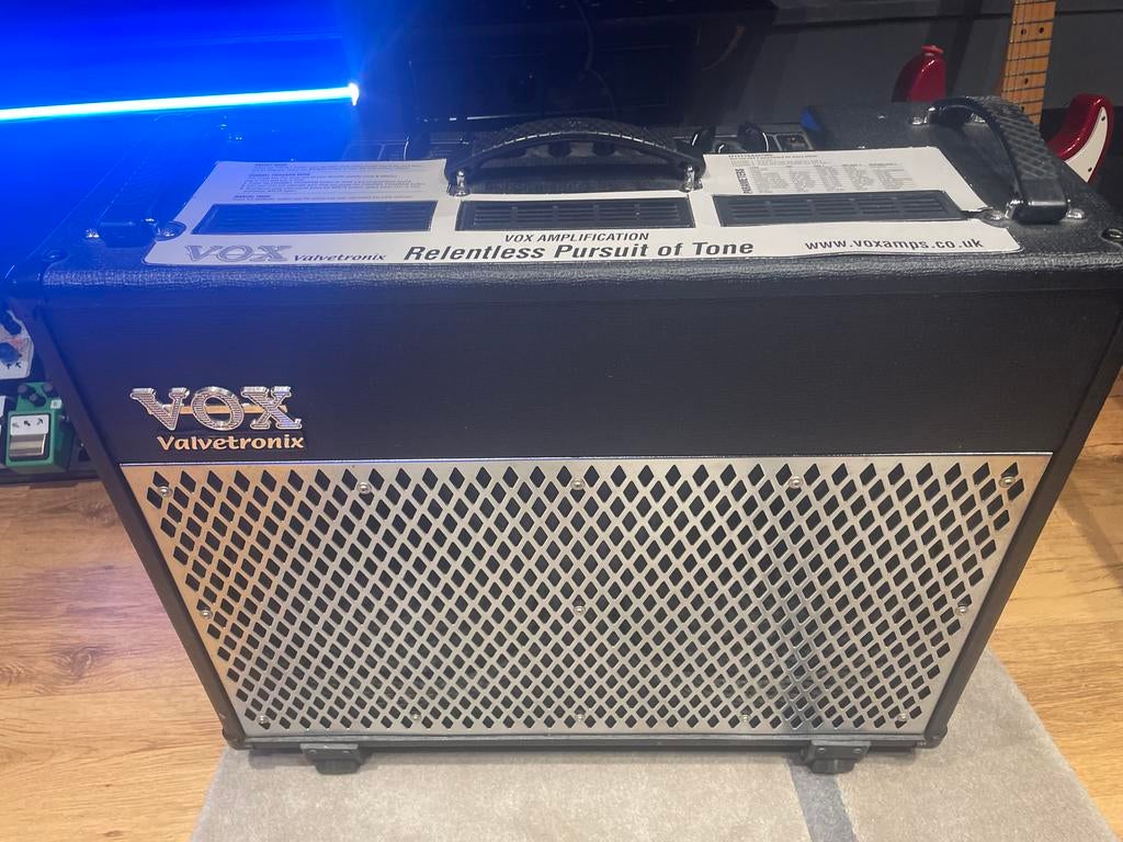 Nieuwstaat Vox Valvetronix Ad100VT Gitaarversterker, Muziek en Instrumenten, Versterkers | Bas en Gitaar, Ophalen, Zo goed als nieuw