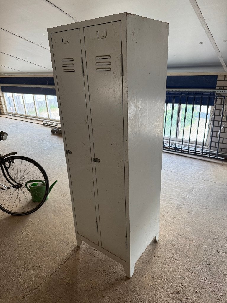 locker, Ophalen of Verzenden, Gebruikt