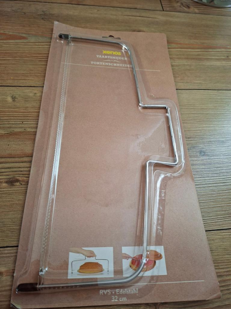 Xenos Taartsnijder RVS - Nieuw in verpakking, Hobby en Vrije tijd, Taarten en Cupcakes maken, Nieuw, Overige typen, Taarten, Ophalen of Verzenden