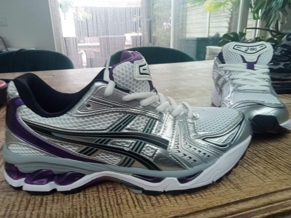 Asics kayano 14 dark grape, Sport en Fitness, Ophalen of Verzenden